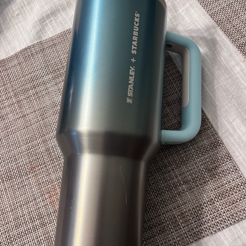 Stanley Silver Tumbler never used Overseas cup